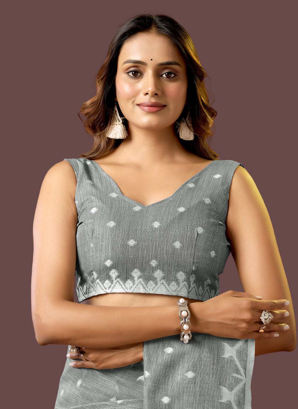 Grey Pure Cotton Jamdani Saree with Floral & Leaf Butti Weaving